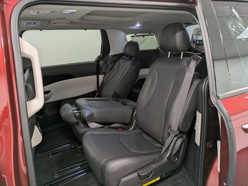 Certified 2024 Kia Carnival SX Prestige FWD image 22