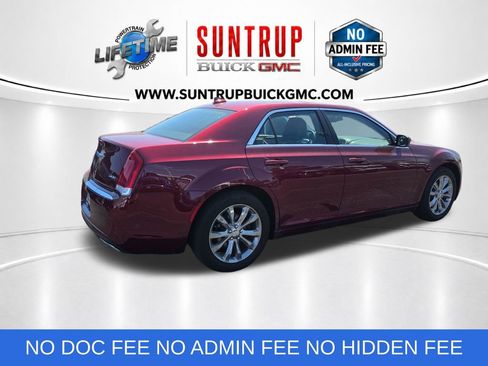 Used 2020 Chrysler 300 Touring L w/ Value Package AWD/4WD image 6