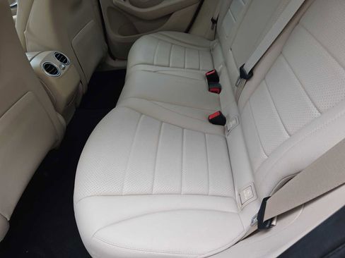 Used 2019 Mercedes-Benz GLC 300 image 12