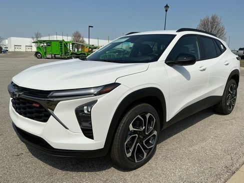 New 2026 Chevrolet Trax RS w/ Driver Confidence Package image 3