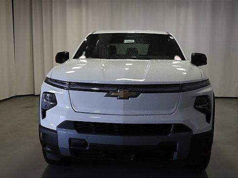 New 2025 Chevrolet Silverado EV LT image 3