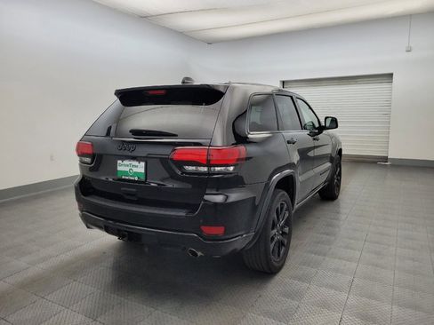 Used 2022 Jeep Grand Cherokee Laredo X AWD/4WD image 9