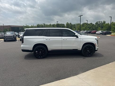 Used 2025 Cadillac Escalade Sport Platinum w/ LPO, ONYX Package AWD/4WD image 11