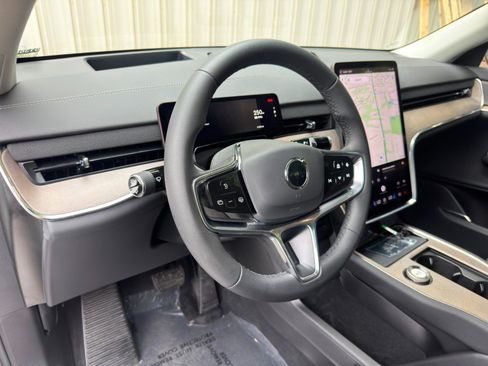 Used 2025 Volvo EX90 Ultra AWD/4WD image 14