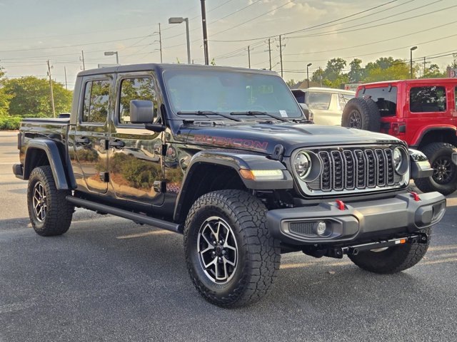 Used 2024 Jeep Gladiator Rubicon w/ Technology Group AWD/4WD image 8