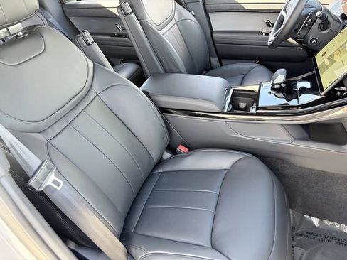 New 2026 Land Rover Range Rover Sport SE AWD/4WD image 11