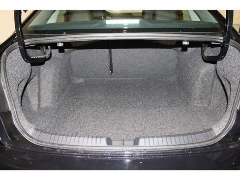 Used 2025 Volkswagen Jetta SE image 19