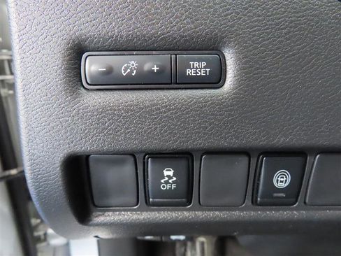 Used 2023 Nissan Murano SV FWD image 19