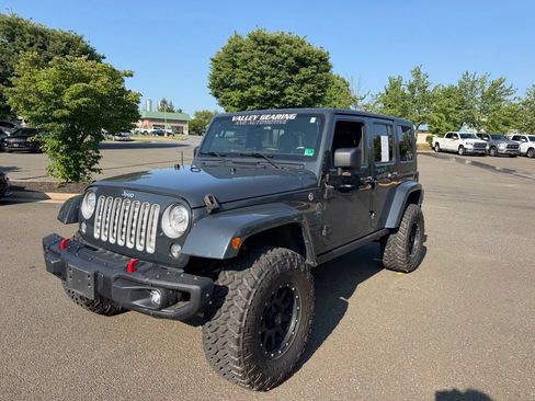 Used 2017 Jeep Wrangler Unlimited Sahara w/ Max Tow Package AWD/4WD image 3