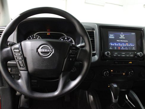 Used 2024 Nissan Frontier SV w/ Technology Package RWD image 8