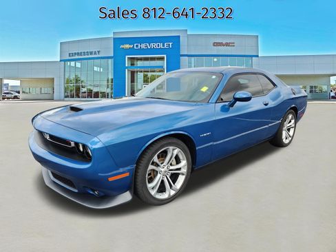 Used 2022 Dodge Challenger R/T RWD image 3