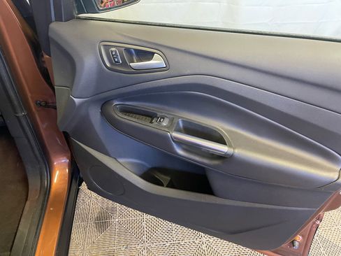 Used 2017 Ford Escape SE w/ Equipment Group 201A image 14