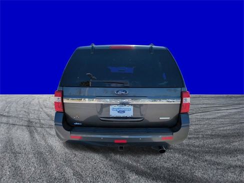 Used 2016 Ford Expedition XLT w/ Equipment Group 202A image 5