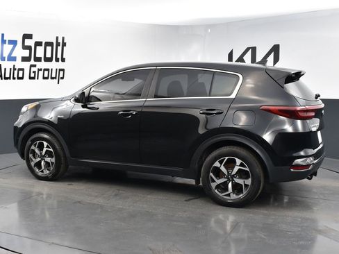 Used 2020 Kia Sportage LX image 3