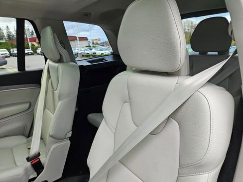 Certified 2024 Volvo XC90 T8 Plus w/ Protection Package AWD/4WD image 17
