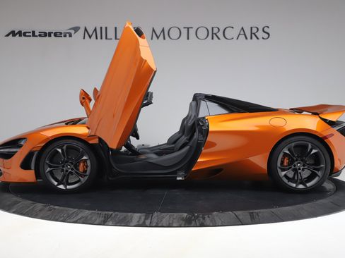 Used 2020 McLaren 720S Spider image 15