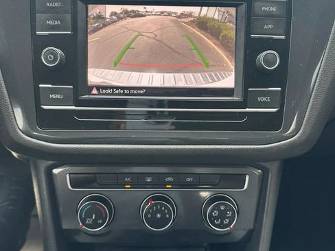 Used 2021 Volkswagen Tiguan S FWD image 18