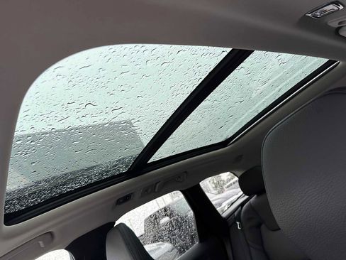 Used 2021 Volvo XC60 T5 Momentum w/ Advanced Package image 21