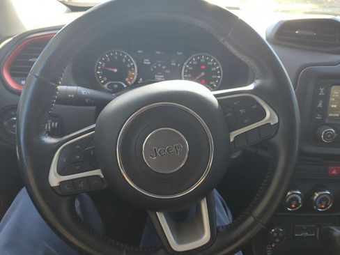 Used 2015 Jeep Renegade Trailhawk AWD/4WD image 10