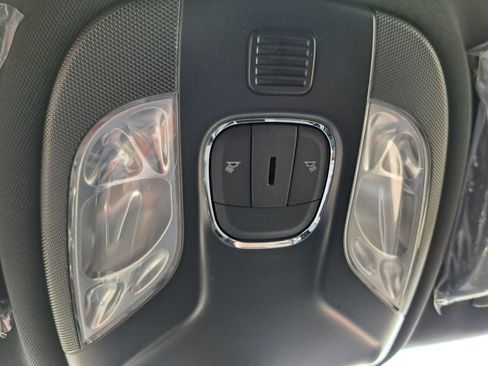 New 2026 Jeep Compass Latitude image 18