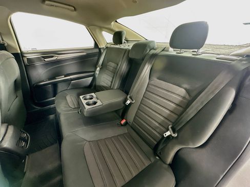 Used 2020 Ford Fusion SE FWD image 28