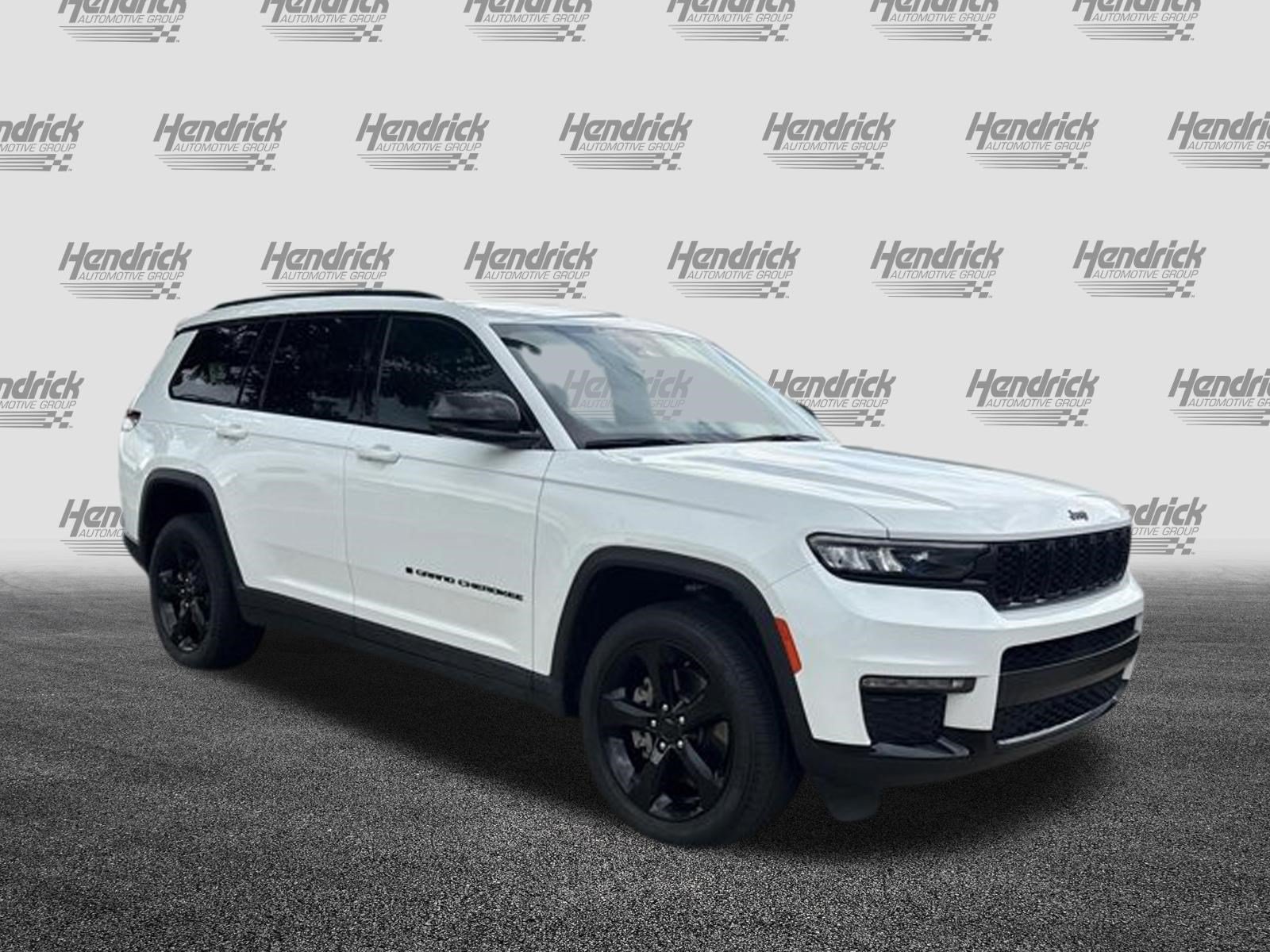 Used 2024 Jeep Grand Cherokee L Limited w/ Black Appearance Package AWD/4WD image 2