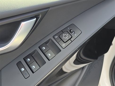 New 2025 Kia Niro EX w/ EX Cold Weather Package image 21