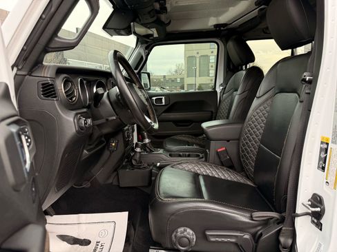 Used 2021 Jeep Gladiator Overland image 44