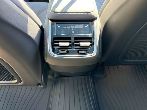 New 2027 Volvo XC90 B6 Plus AWD/4WD image 23