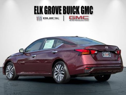 Used 2025 Nissan Altima 2.5 SV FWD image 6