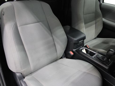 Used 2017 Toyota Tacoma SR RWD image 20