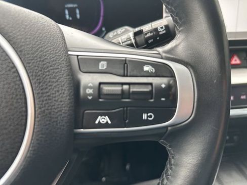 Used 2023 Kia Sportage EX image 16