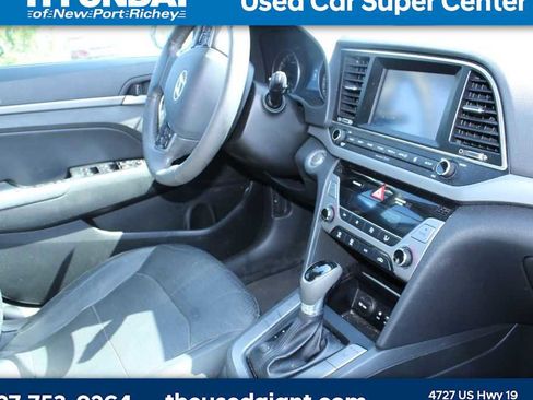 Used 2017 Hyundai Elantra Limited image 7