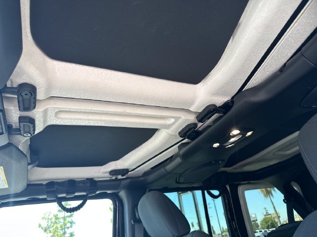 Used 2021 Jeep Wrangler Unlimited Sport AWD/4WD image 22