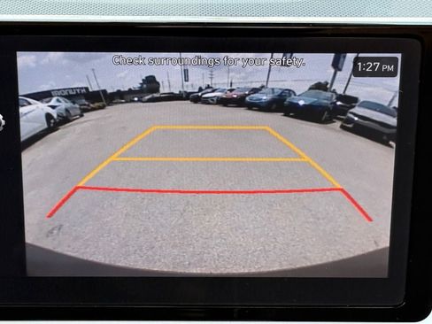 Used 2024 Hyundai Venue Limited FWD image 28