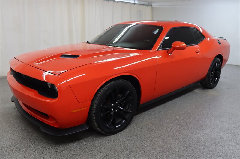 Used 2016 Dodge Challenger SXT w/ Blacktop Package RWD image 3