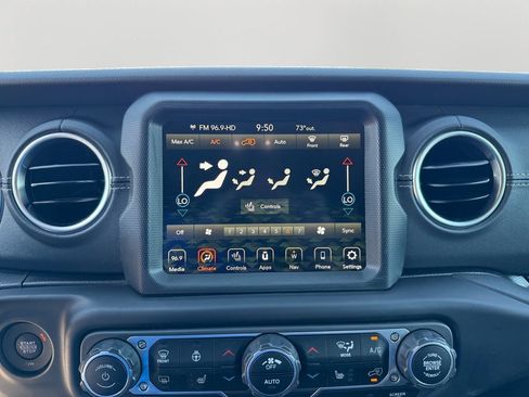 Used 2023 Jeep Wrangler Unlimited Sahara w/ Cold Weather Group AWD/4WD image 22