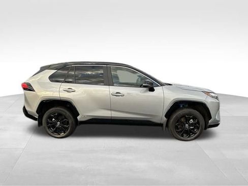 Used 2025 Toyota RAV4 XSE image 9