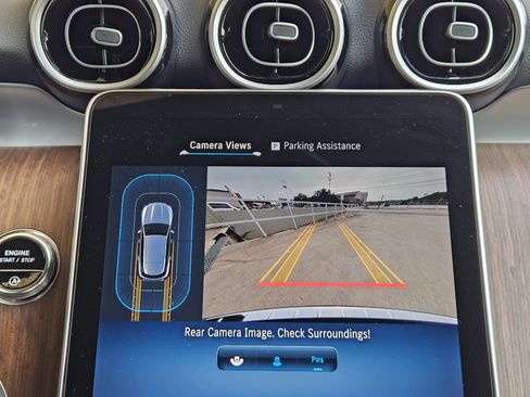 Used 2025 Mercedes-Benz GLC 300 image 19