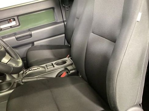 Used 2013 Toyota FJ Cruiser 4WD image 12