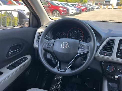 Used 2021 Honda HR-V LX image 17