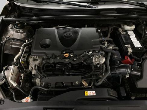 Used 2022 Toyota Camry SE FWD image 11
