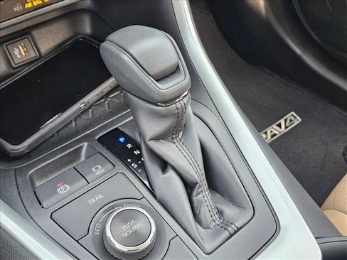Used 2024 Toyota RAV4 XLE AWD/4WD image 14