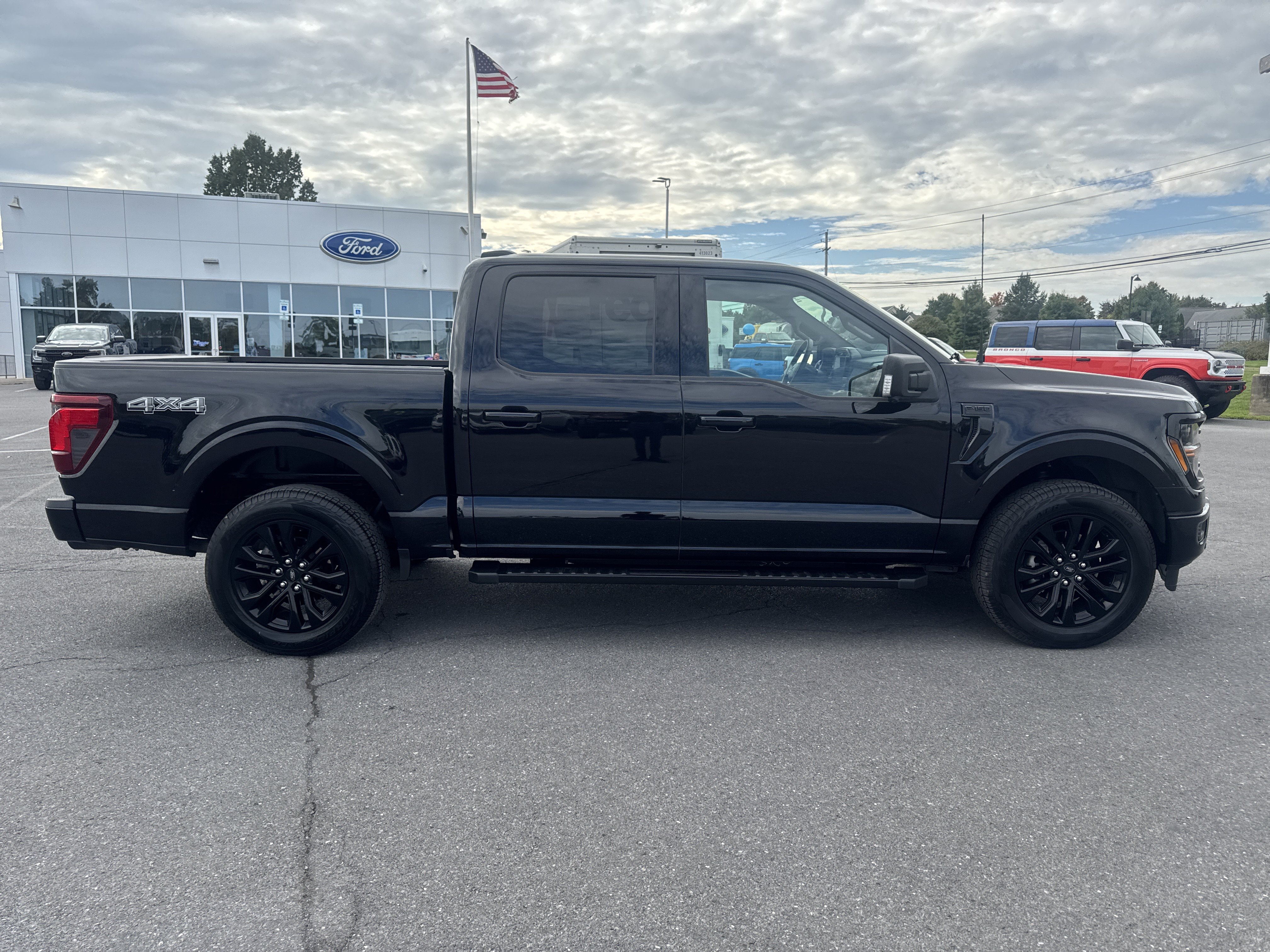 Used 2025 Ford F150 XLT w/ Equipment Group 303A High AWD/4WD image 2