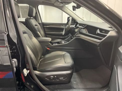 Used 2023 Jeep Grand Cherokee 4WD 4xe image 14