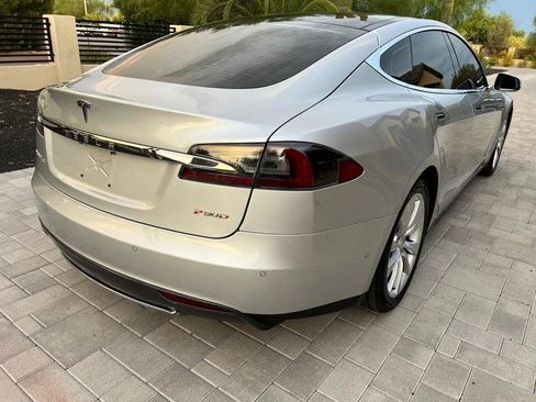 Used 2016 Tesla Model S P90D image 4