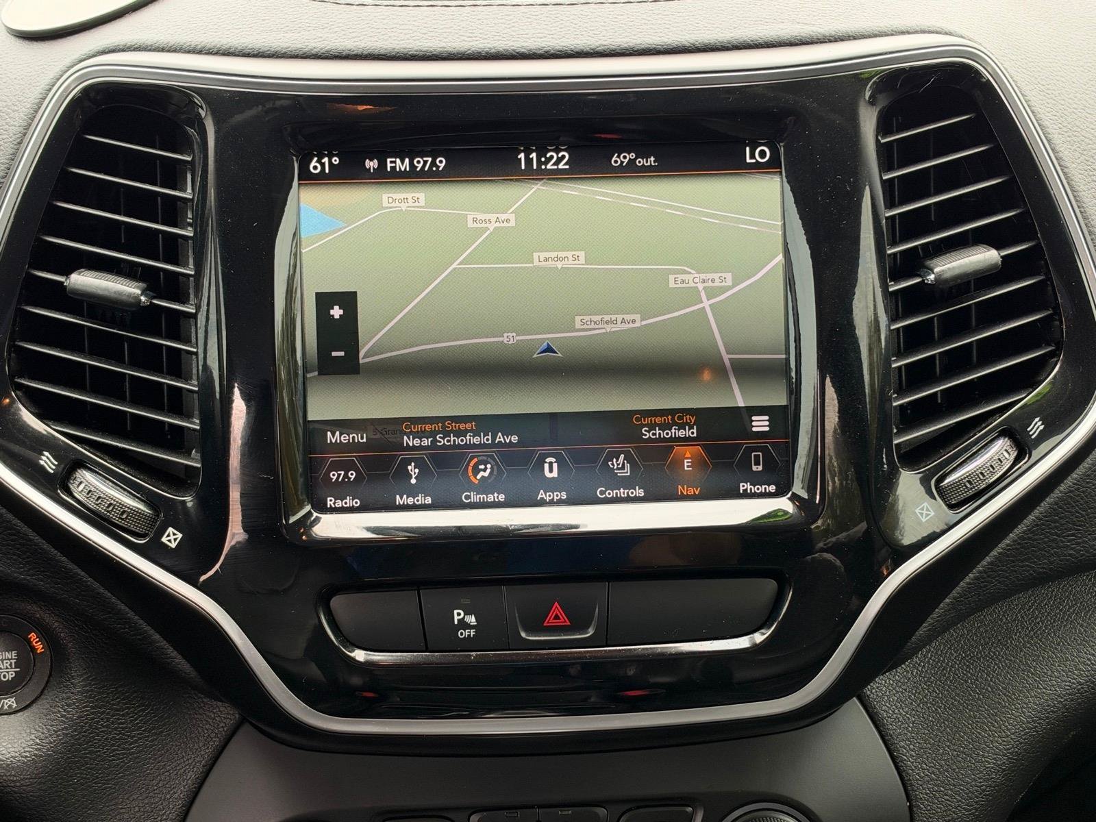 Used 2019 Jeep Cherokee Limited FWD image 11