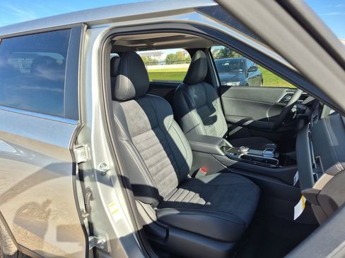 New 2026 Mitsubishi Outlander SE image 46