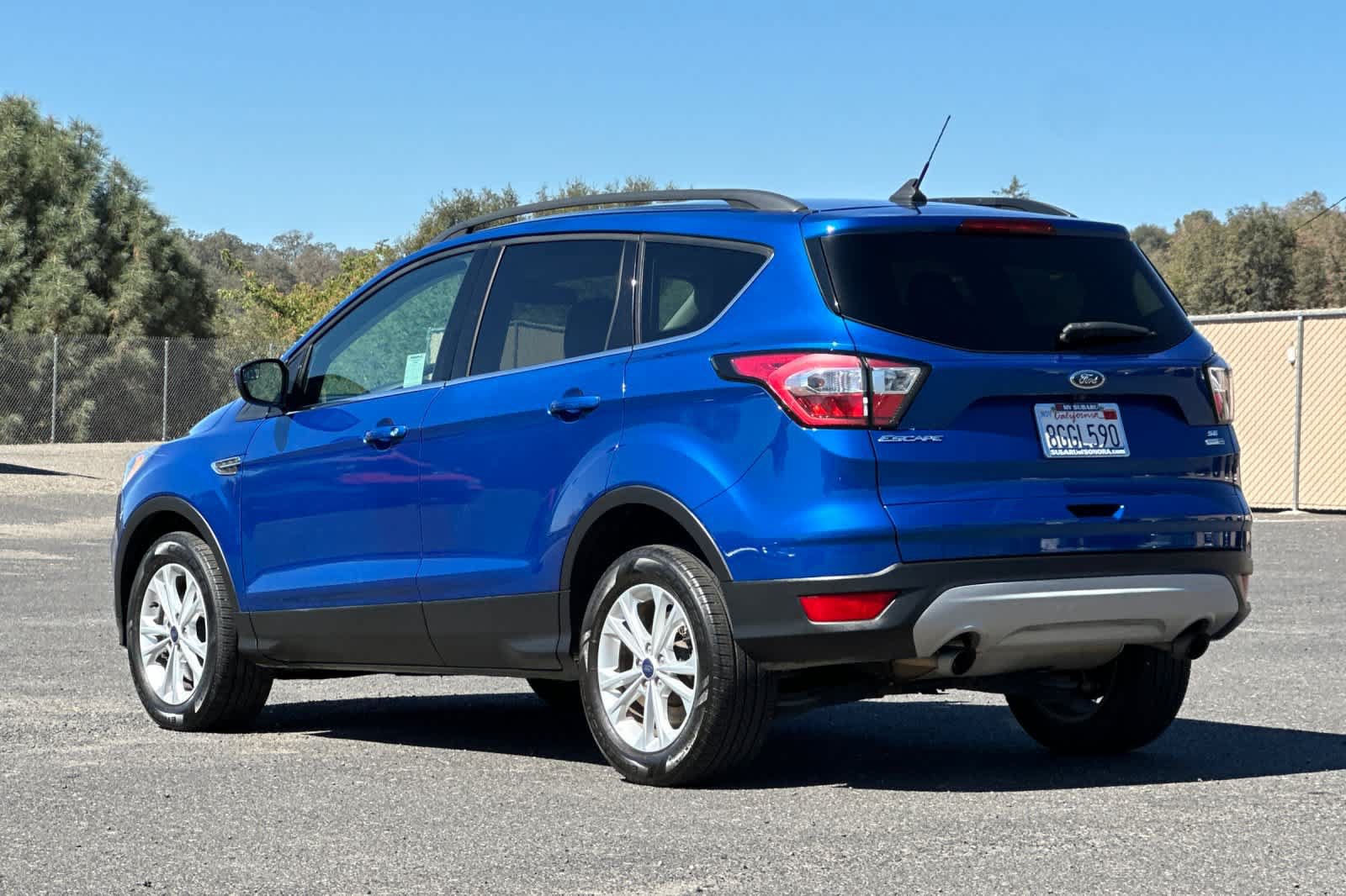 Used 2018 Ford Escape SE w/ SE Sync 3 Package AWD/4WD image 5