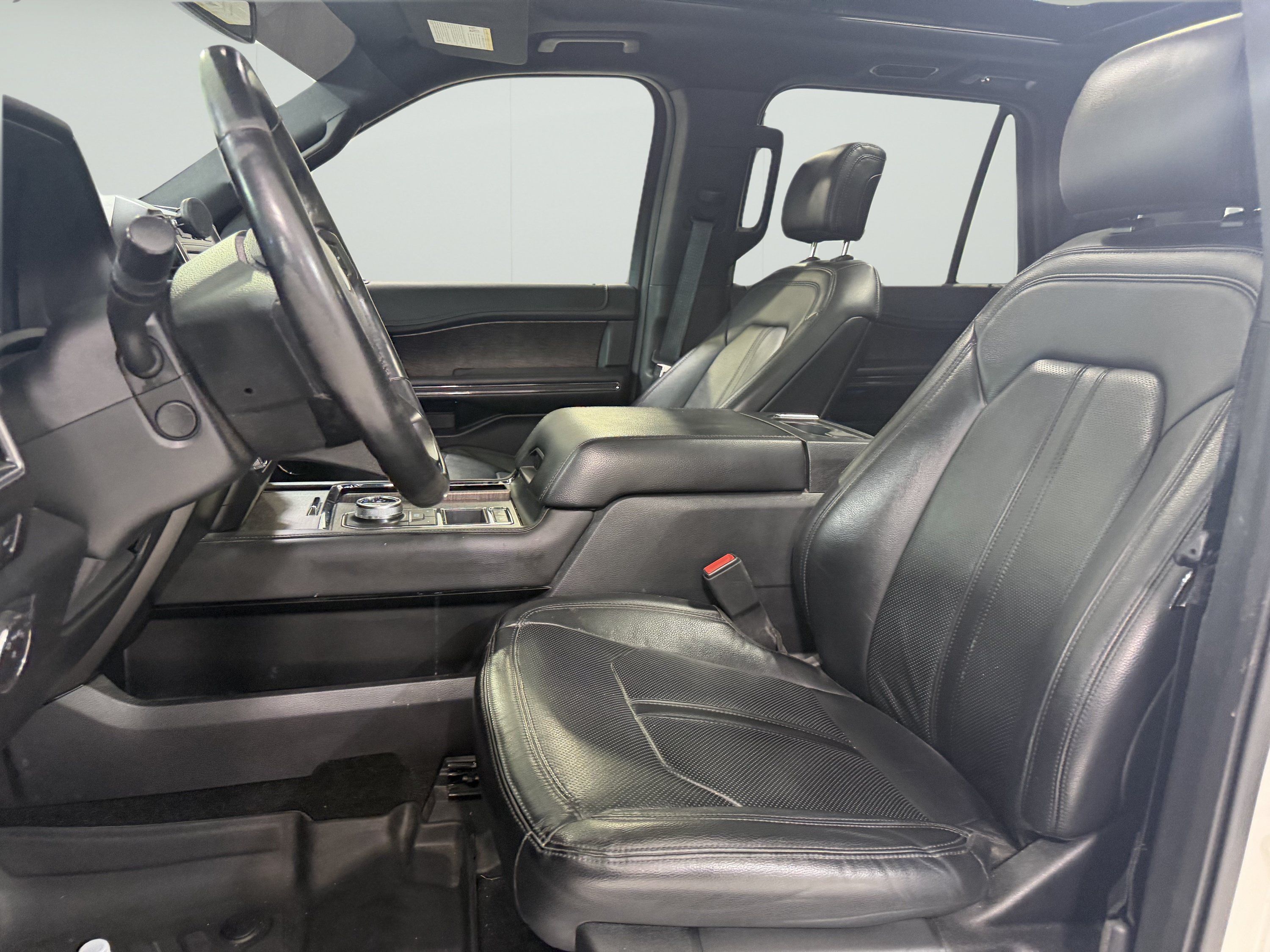 Used 2019 Ford Expedition Limited w/ Equipment Group 302A RWD image 10